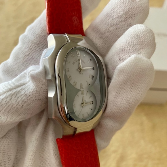 Signature Large Womans Philip stein watch. - Picture 3 of 8